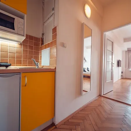 Διαμέρισμα Falcon Street No.72