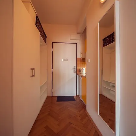 Falcon Street No.72 Διαμέρισμα