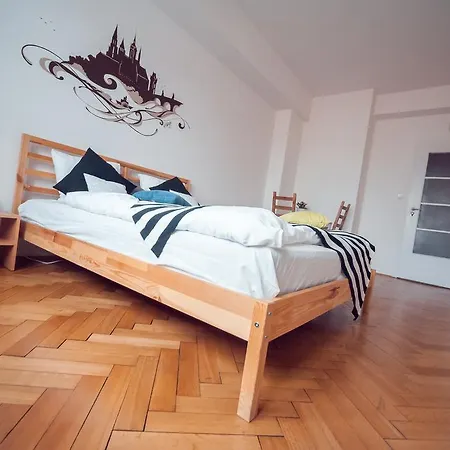 Διαμέρισμα Falcon Street No.72